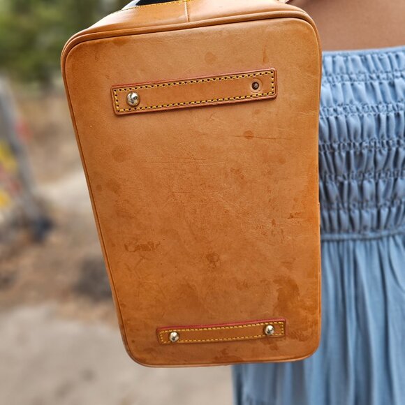 Dooney and Bourke Satchel Handbag Crossbody Shoulderbag Patent Leather Pre-owned - Picture 7 of 12